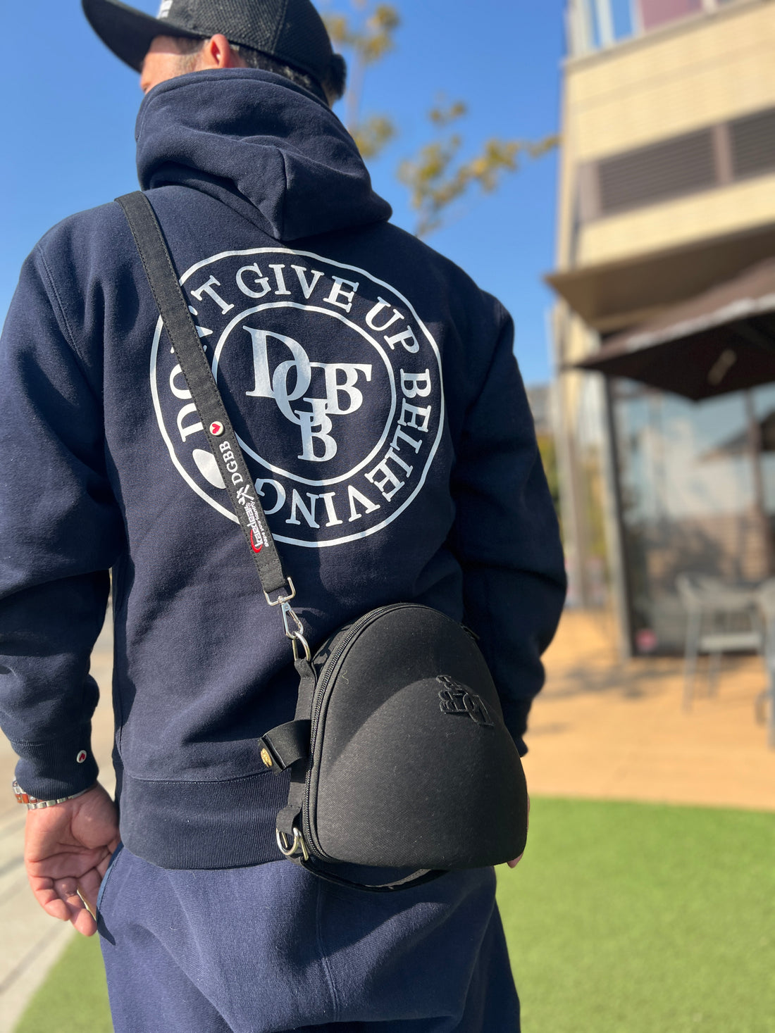 A high-performance cap bag, designed in collaboration with Kaedear and DGBB, designed by Dongebaby Takei. Perfect for touring, shopping, traveling, and more. KDR-ME-DG (Blue/Black)